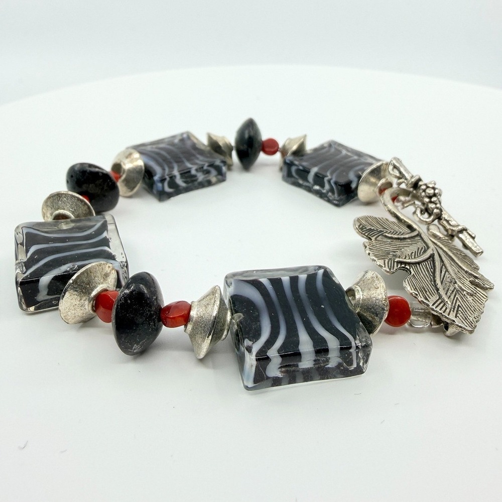 Vintage Silver Tone Black White Zebra Glass Strand Bracelet‎ Toggle Clasp Boho